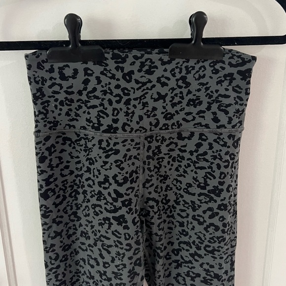 Athleta Ultra High Rise 7/8 Tight in Cheetah - Picture 2 of 5